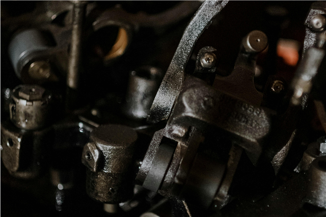 how-are-brake-pads-used-in-automotive-braking-systems