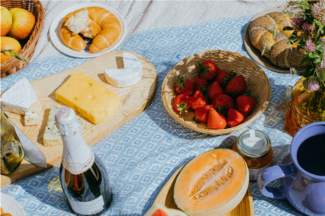 How are frozen foods used to preserve the freshness and quality of ingredients?