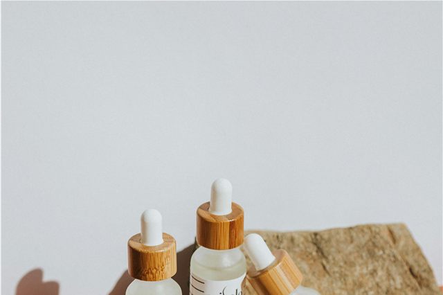How can skincare products improve the appearance of dark spots?