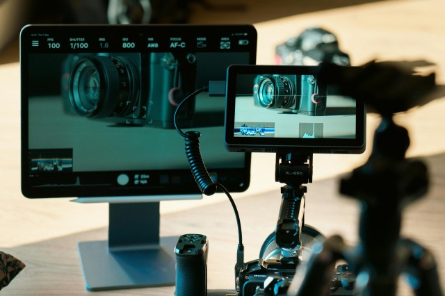 How do digital cameras assist with creating time lapse photography