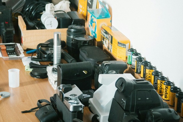 How do digital cameras compare to DSLR cameras for photography