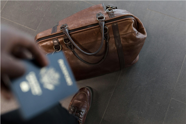 How is a toiletry bag used to carry personal hygiene items?