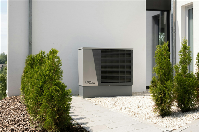how-is-an-hvac-system-used-to-provide-air-conditioning-in-server-rooms-and-data-centers