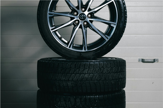 How is an oil filter used in engine lubrication systems?