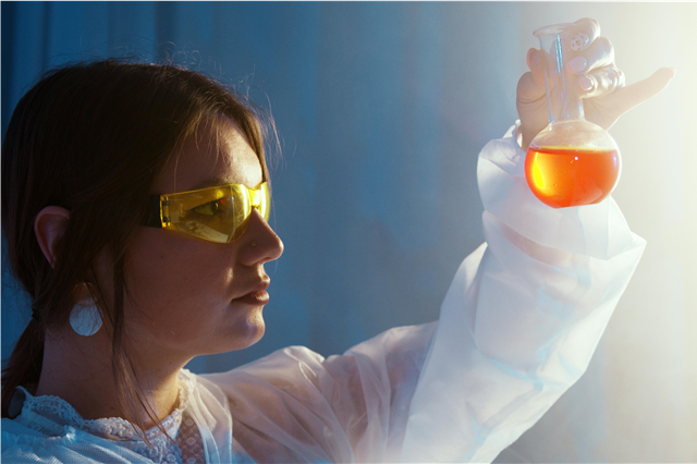 how-is-laboratory-equipment-used-in-clinical-diagnostics-and-sample-analysis