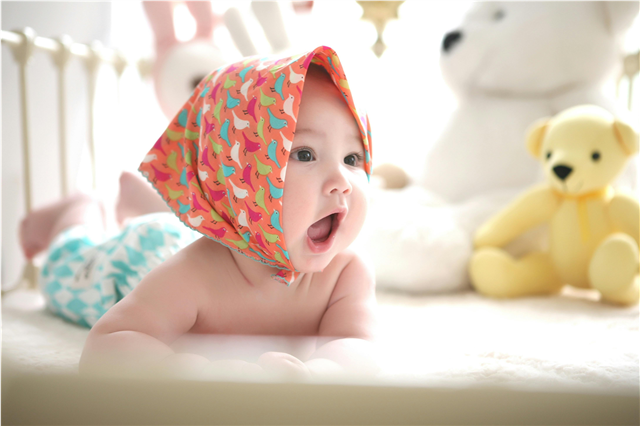 What are the applications of baby clothes for dressing infants and toddlers?
