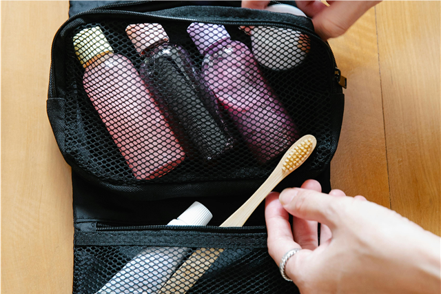 What are the applications of foldable travel bags for extra storage?