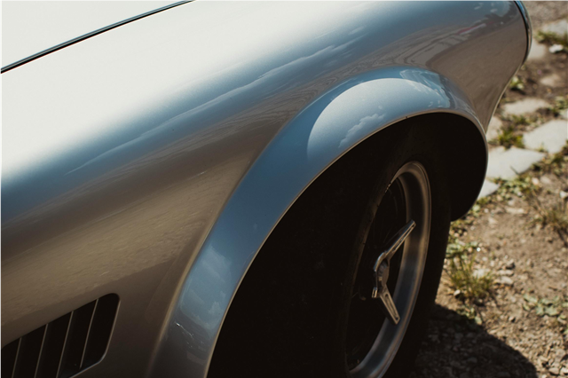 What are the applications of luxury cars in corporate fleet services?