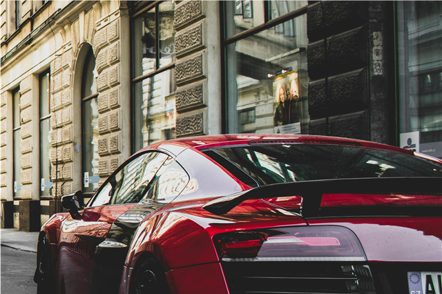 What are the benefits of luxury cars in business and executive transportation?