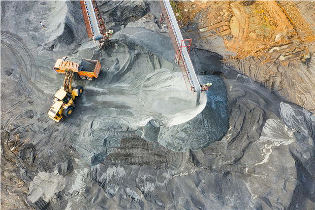 What are the benefits of using mining excavators for large-scale excavation?