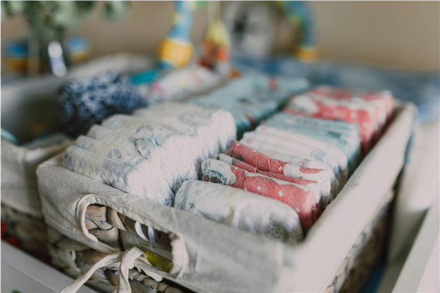 What are the benefits of using pacifiers for soothing babies?