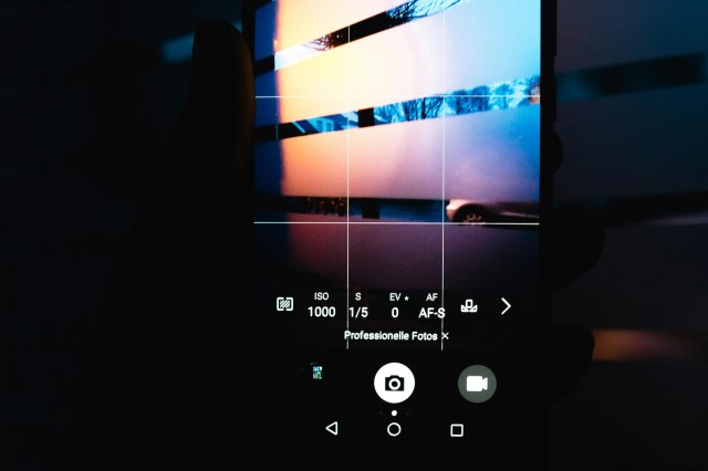 what-are-the-best-digital-cameras-for-low-light-conditions