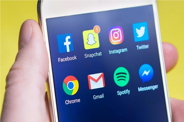 What are the most popular mobile applications for news and information